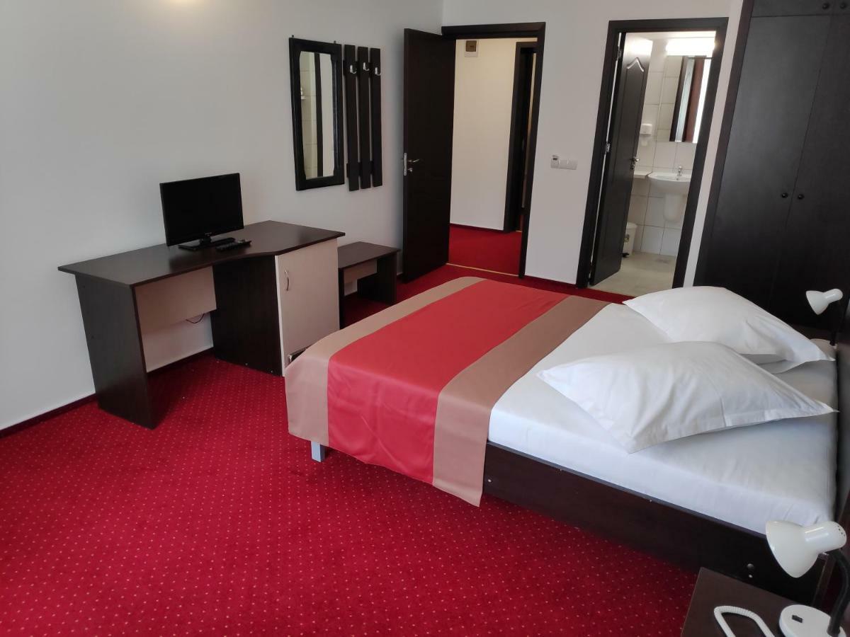 Hostel Caliman 카치울라타 외부 사진