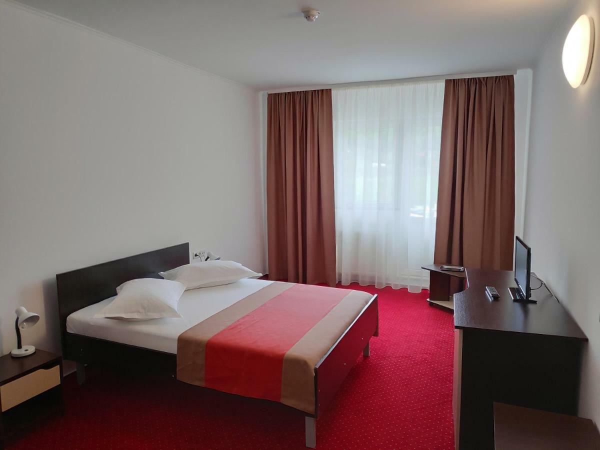 Hostel Caliman 카치울라타 외부 사진